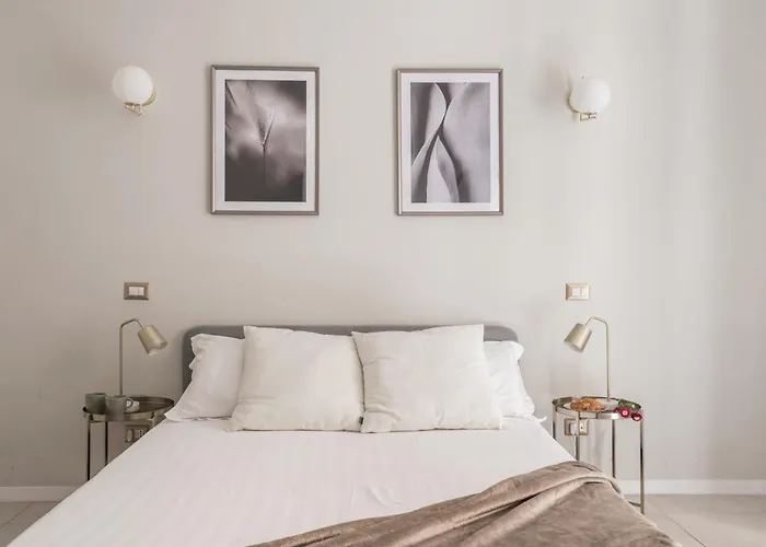 The Best Rent - Bright Flat Near San Pietro