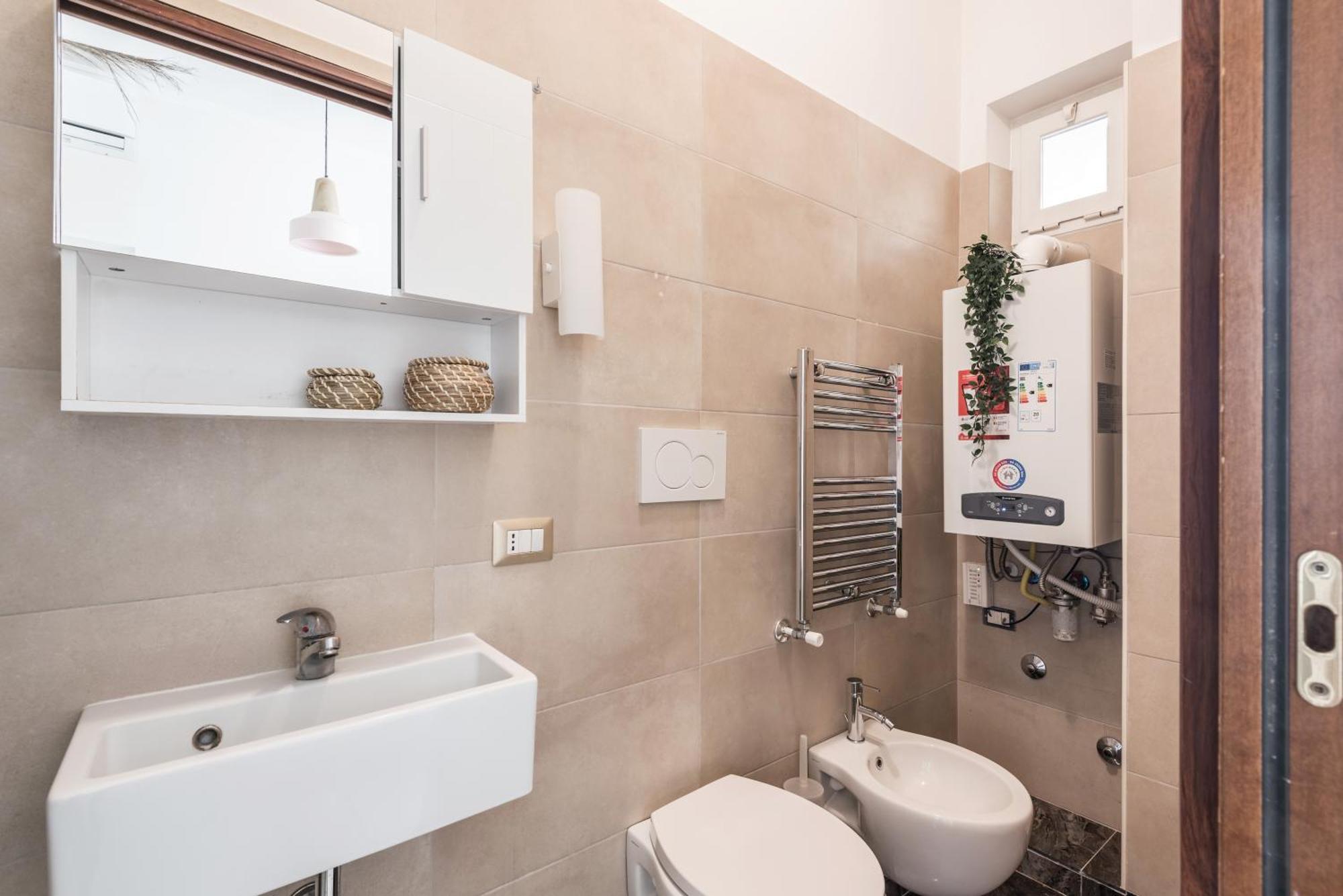 The Rent - Bright Flat Near San Pietro Apart-hotel *