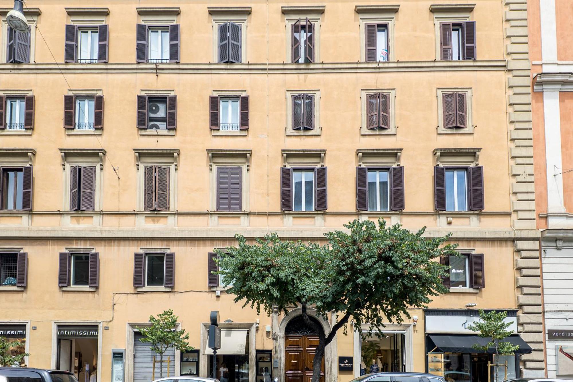The Rent - Bright Flat Near San Pietro Apart-hotel *