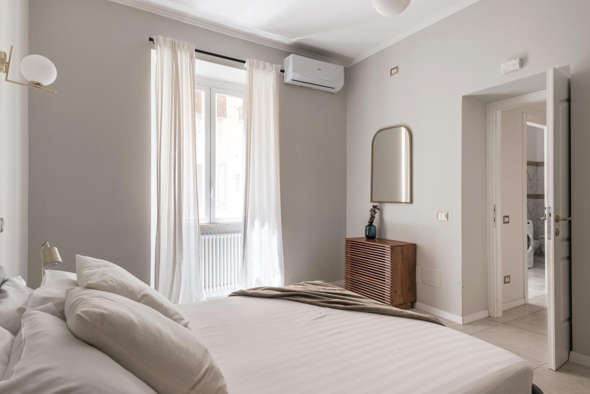 The Rent - Bright Flat Near San Pietro *